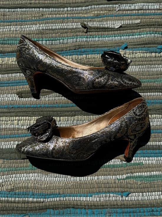 Vintage Shoes - 60s Vintage Mod Brocade Pumps Sz 6.5